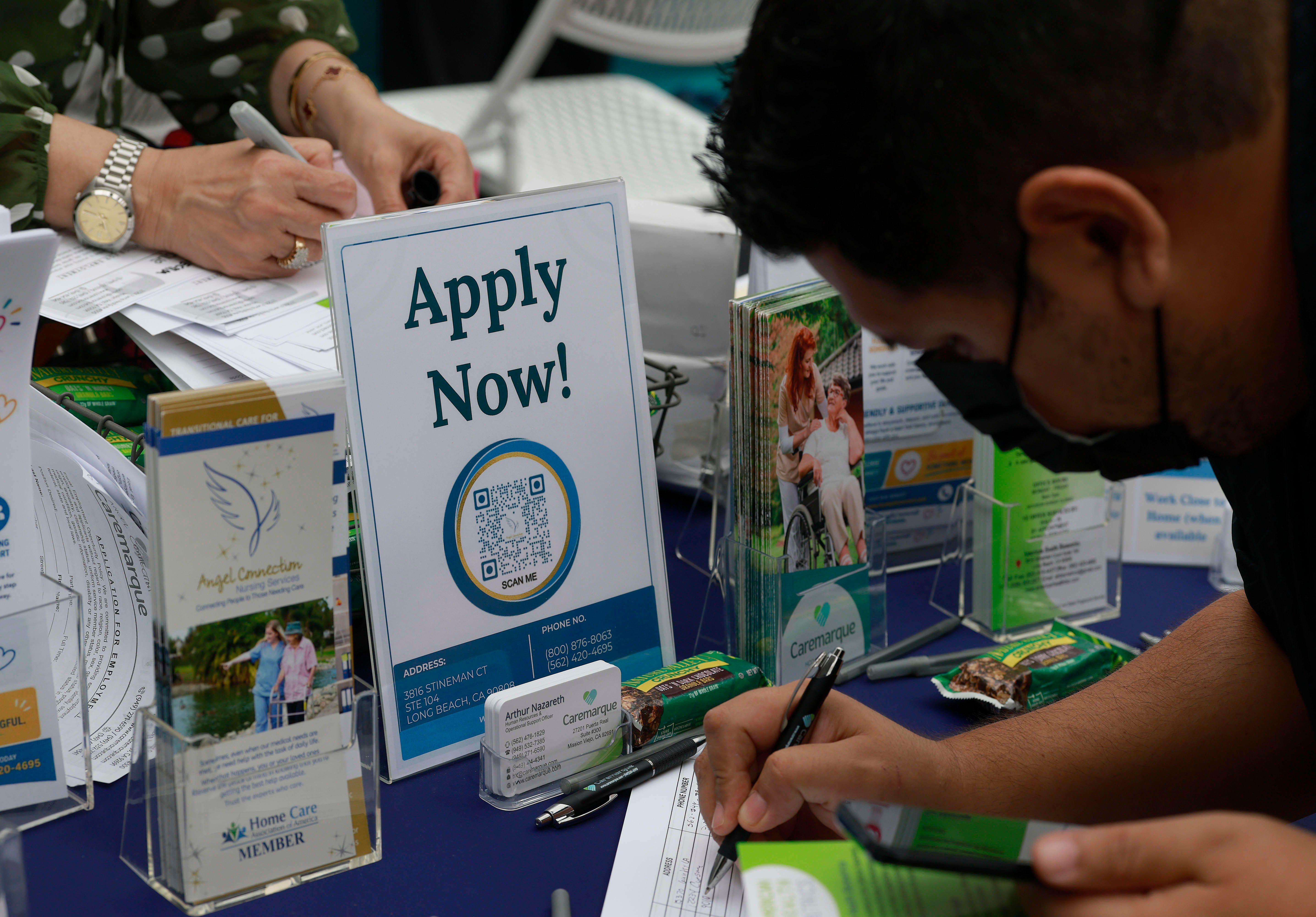 US Payrolls Jump 162,000 in August, Far Exceeding Forecasts
